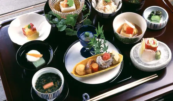 TRAVELHACKS: 7 hidden gems to experience in Japan's biggest cities 25 shutterstock_201993649