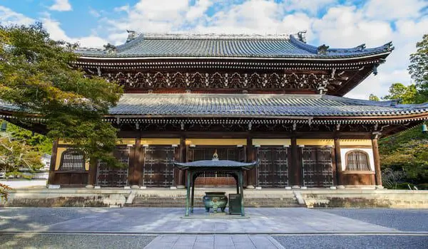 TRAVELHACKS: 7 hidden gems to experience in Japan's biggest cities 26 shutterstock_254962213