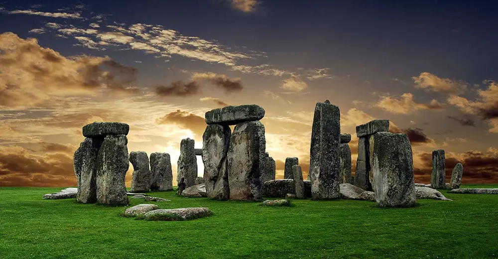 Stop stealing our heritage! Said the Stone (Henge)
