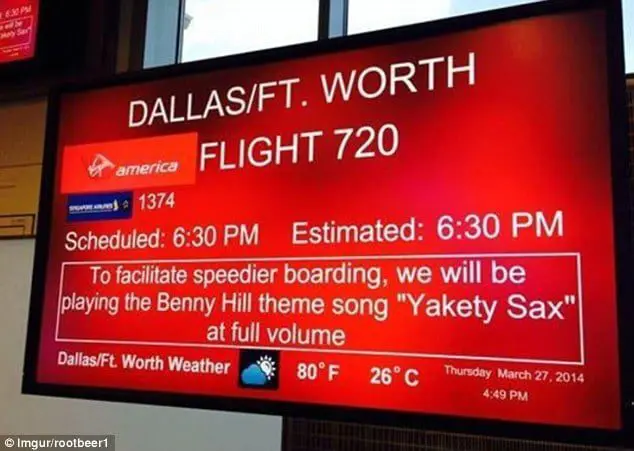 336726C800000578-3552053-You_should_have_seen_the_passengers_hurriedly_running_back_and_f-a-5_1461250596180