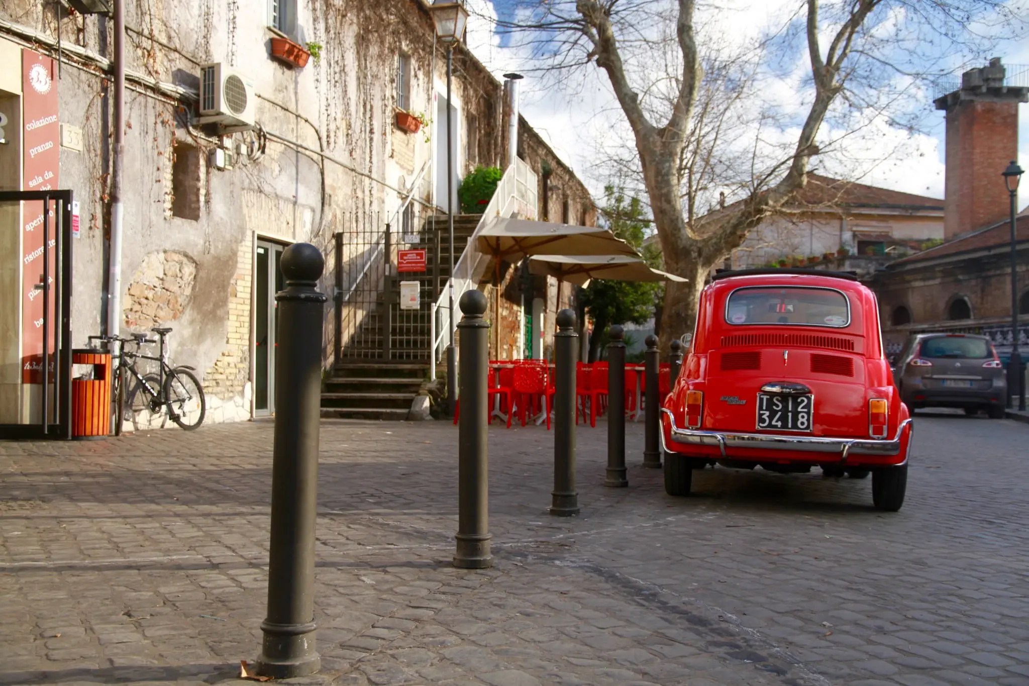 Discover Rome in an eye-catching vintage Fiat 500 20 Testaccio Area