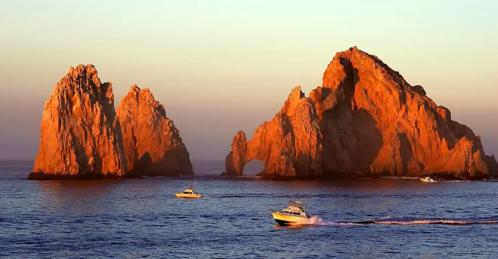 3 romantic spots to watch the sun set in Los Cabos