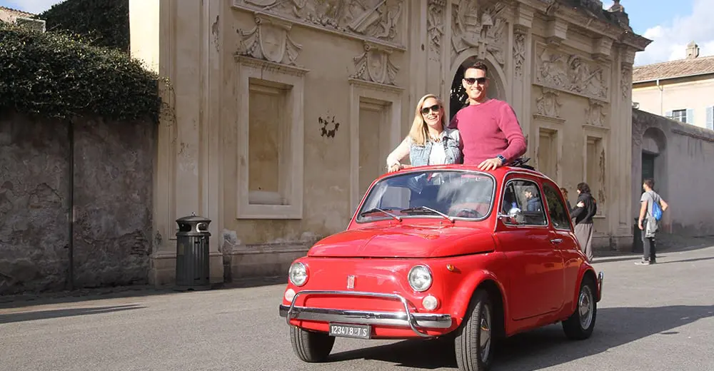 Discover Rome in an eye-catching vintage Fiat 500