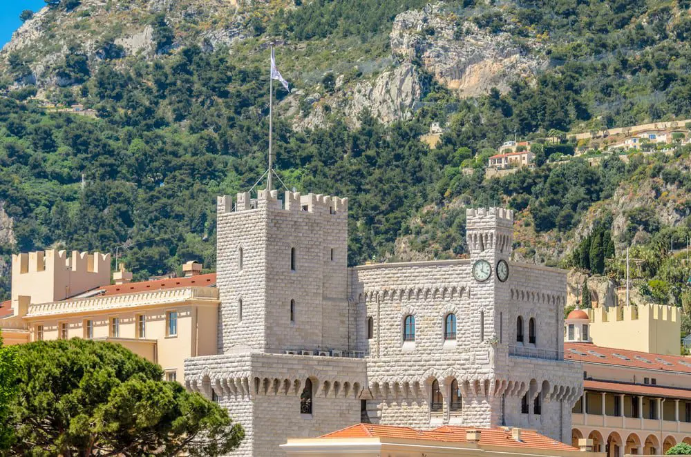 A Glimpse Into 5 European Royal Homes 13 shutterstock_370021277
