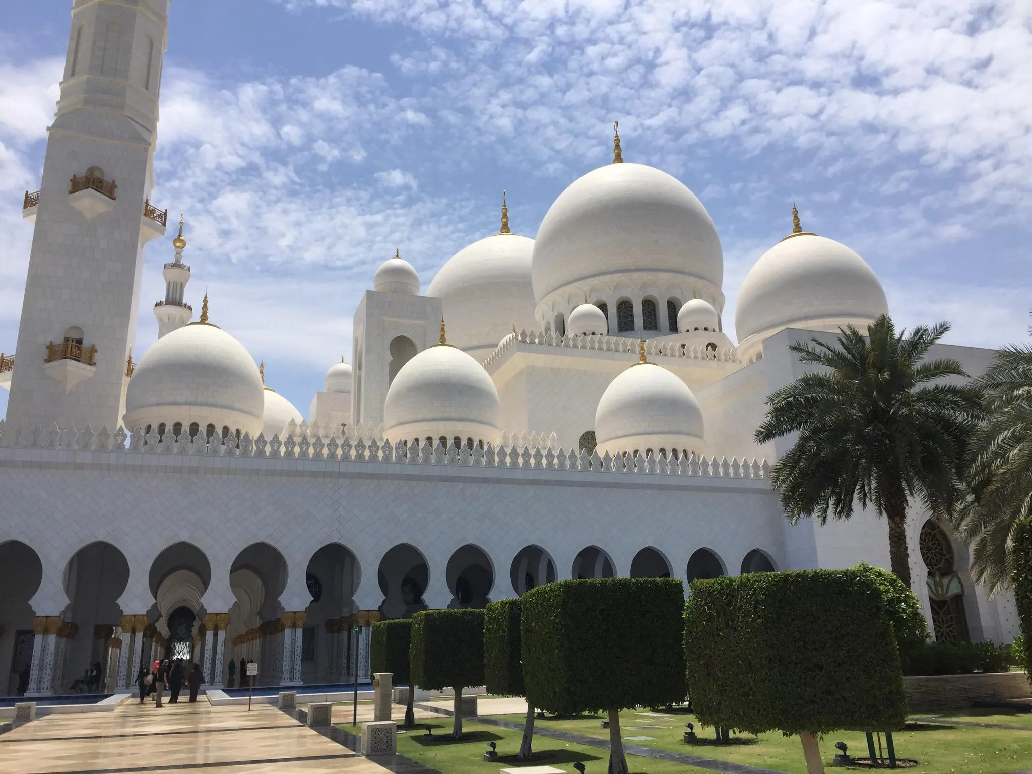 The Daily Travel Agent Bites: Thurs 24 Nov 47 02_Sheikh Zayed Grand Mosque Center_Abu Dhabi_UAE 01
