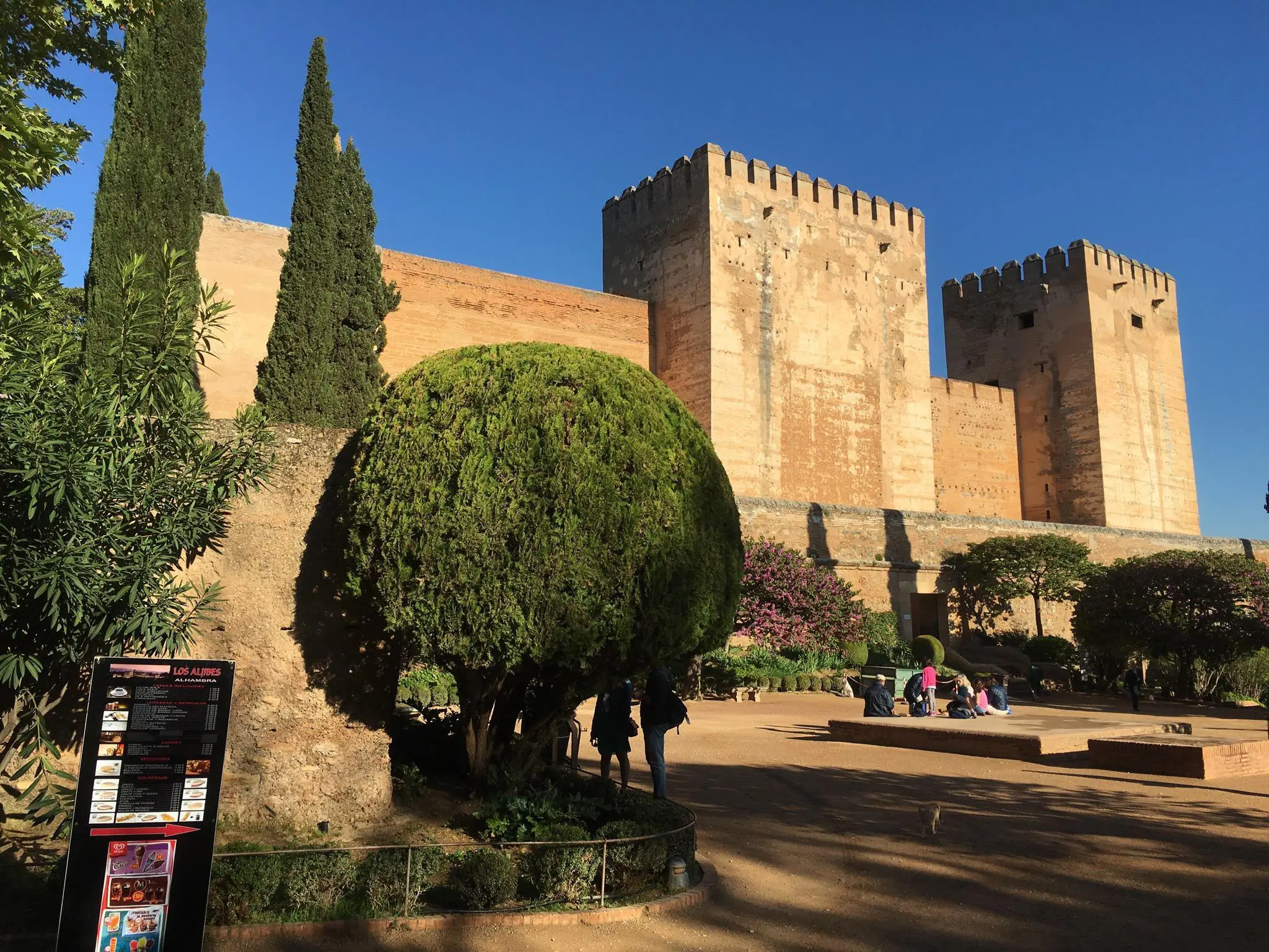 TripAdvisor lists top 10 landmarks in the world 53 08_The Alhambra_Granada_Spain 02