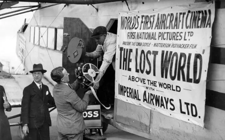 TBT: In-flight entertainment – from Projectors to iPads 23 hhk