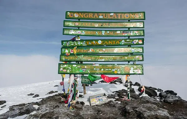 Pizza Hut summits Kilimanjaro to make a special delivery 8 pizza1