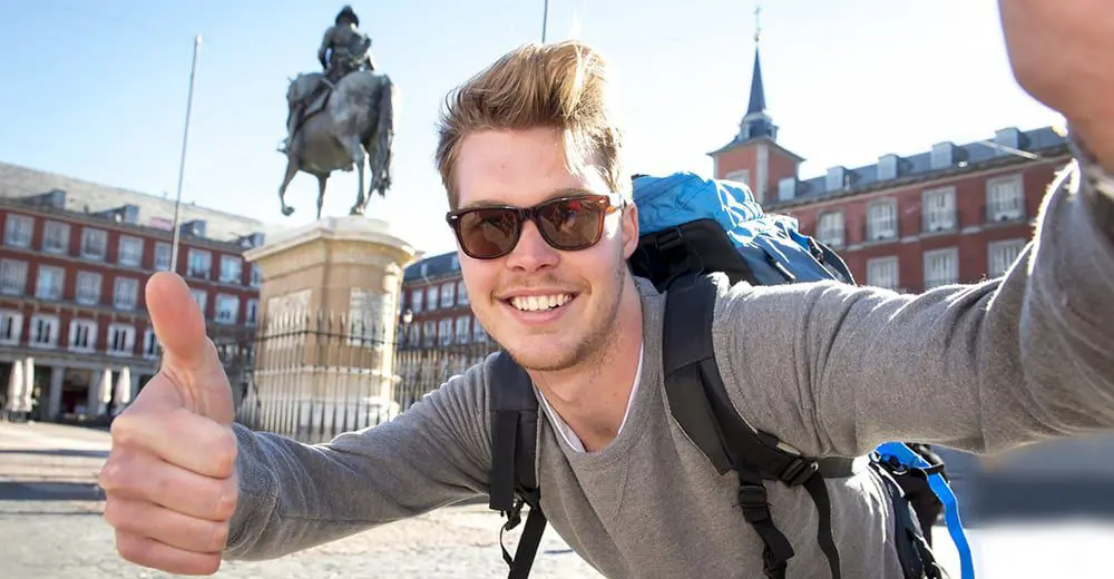 The Daily Travel Agent Bite: Mon 23 May 32 Travel Agent selifieincident