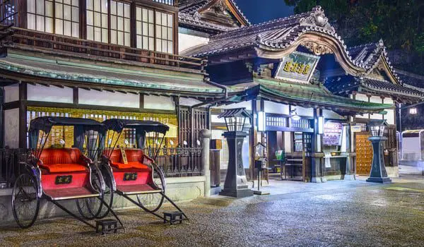 Onsen etiquette in Japan – what you need to know 27 shutterstock_213939745