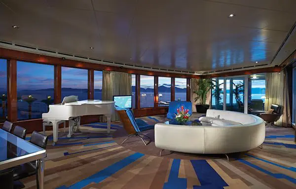 Norwegian Cruise Line isn't just basing a ship out of Australasia, it's staying here YEAR-ROUND 15 Norwegian Jewel 2