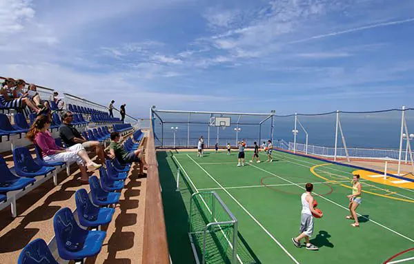 Norwegian Cruise Line isn't just basing a ship out of Australasia, it's staying here YEAR-ROUND 16 Norwegian Jewel 3