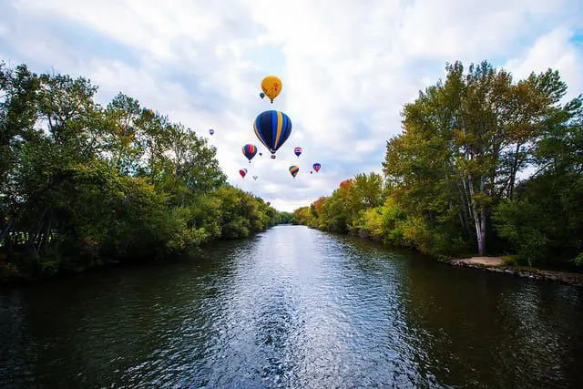 The Daily Travel Agent Bite: Mon 4 Jul 29 22840510691_ea31c20d63_z