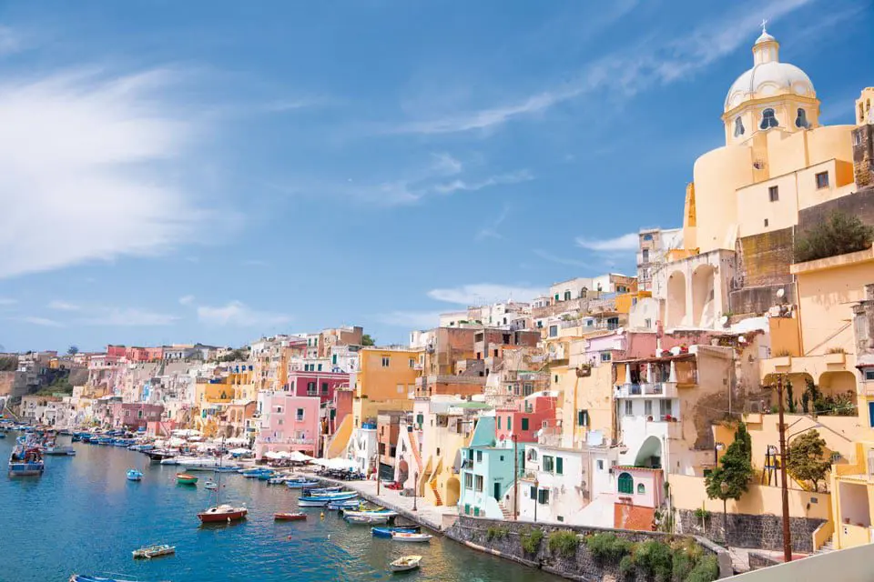 Stellar Sailing: A holiday to suit every star sign 45 Capricorn_Amalfi-Coast (1)