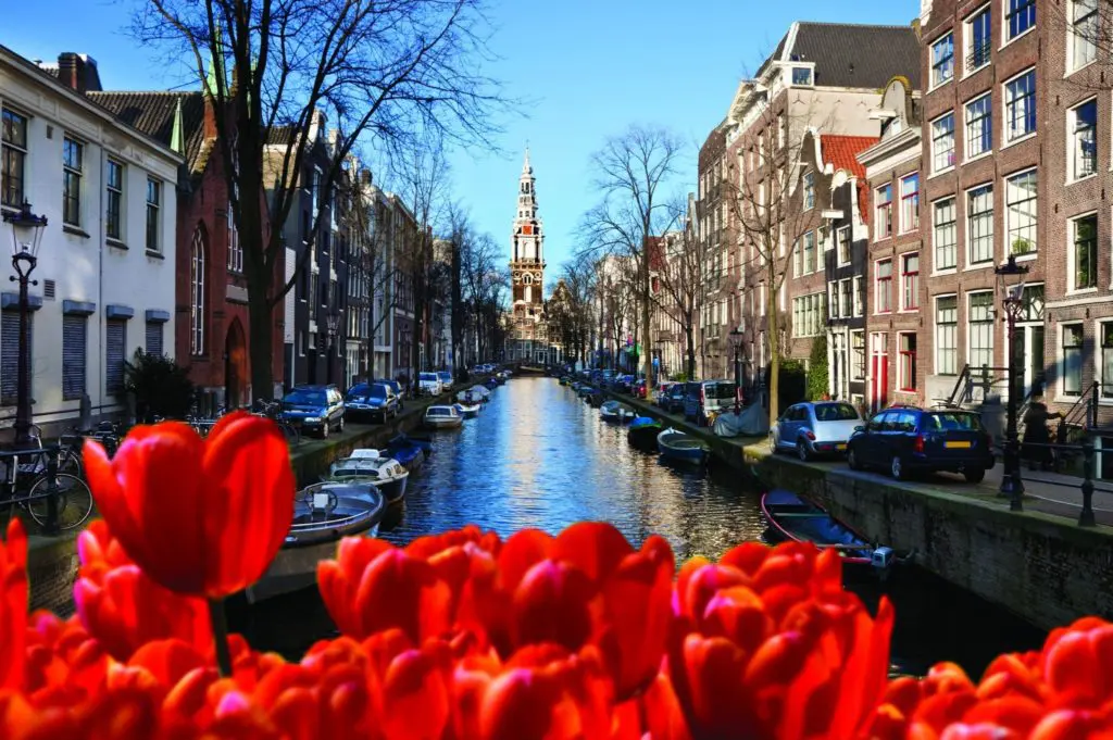 Top 3 European destinations that should only be explored by boat 15 Le Boat_2016_Images_Holland