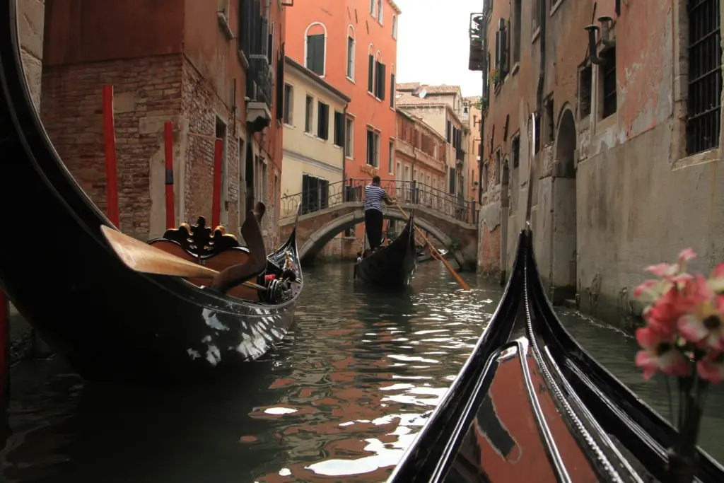 Top 3 European destinations that should only be explored by boat 14 Le Boat_2016_Images_Italy_Venice