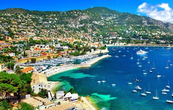 80 people dead in France after truck ploughs into crowd 8 niceff