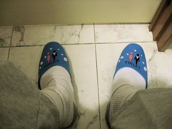 toilet-slippers-are-always-too-small-996