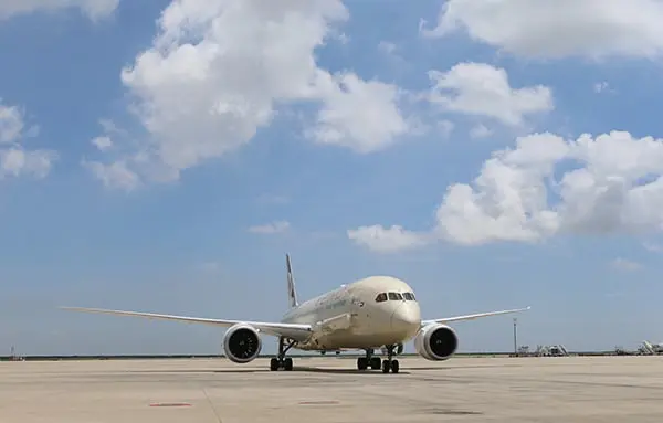 The Daily Travel Agent Bite: Thurs 4 Aug 29 Travel Agent Etihad Dreamliner in Shanghai