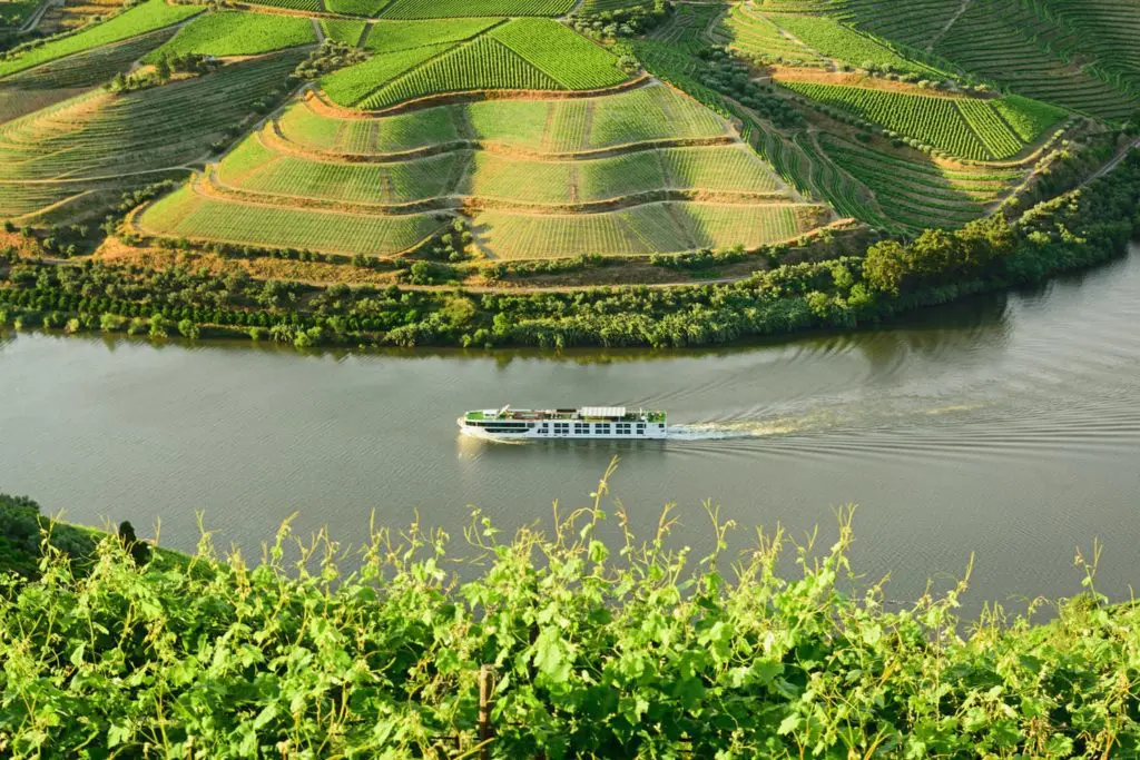 The Daily Travel Agent Bite: Mon 1 Aug 30 Scenic-Azure,-Douro-Valley-7_Portugal