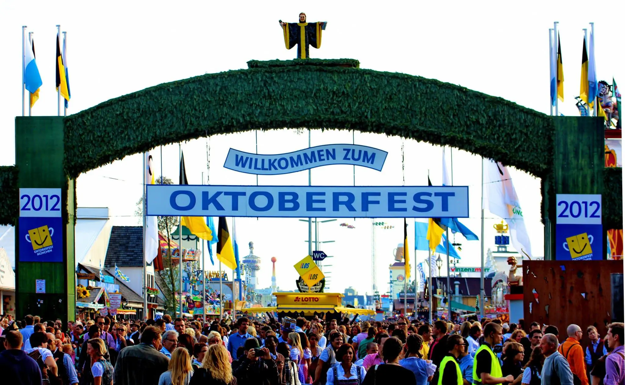 haupteingang_oktoberfest_2012