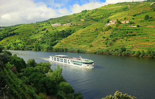 The Daily Travel Agent Bite: Mon 10 Oct 25 scenic