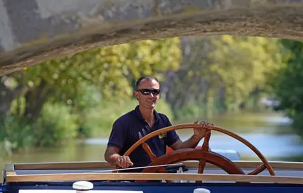 5 reasons why discerning travellers choose Barge Travel Connection 22 d3