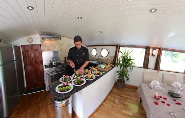 5 reasons why discerning travellers choose Barge Travel Connection 23 d4