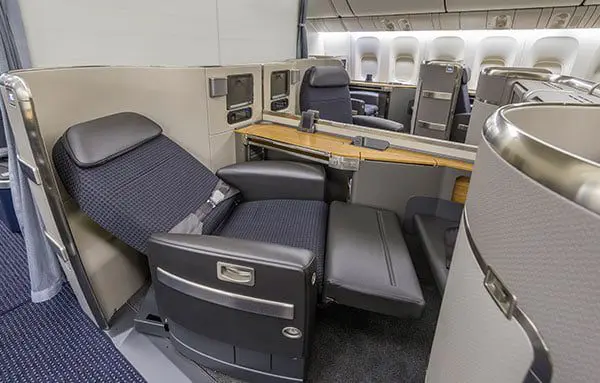 American Airlines' 777-300ER In-Flight Experience 24 firstckass