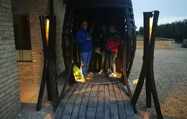 Free wine? Yes please! Italian town creates wine fountain for all 2 fountain2