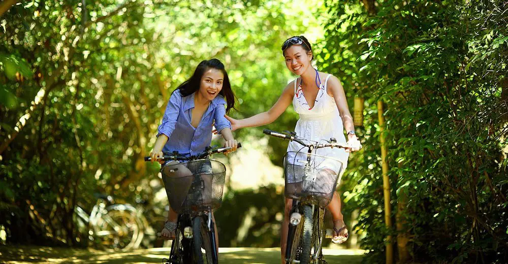 Shiza, travellers are waiting how long before they book tours?