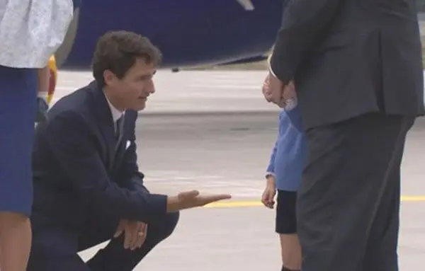 How Many Travel Agents Does It Take To Organise a Royal Tour? 5 Source: http://www.mirror.co.uk