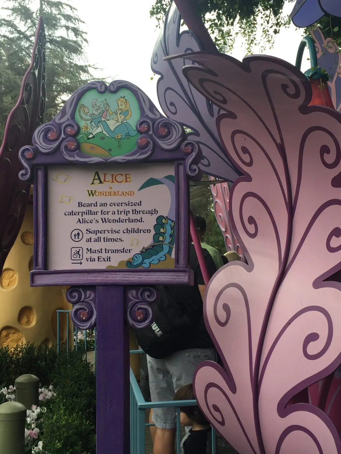 alice-in-wonderland-3