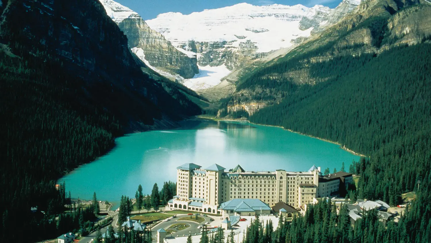 5 reasons Rocky Mountaineer should be your clients’ next adventure 20 chateaulakelouise