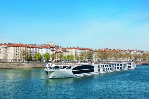 uniworld-sc-exterior