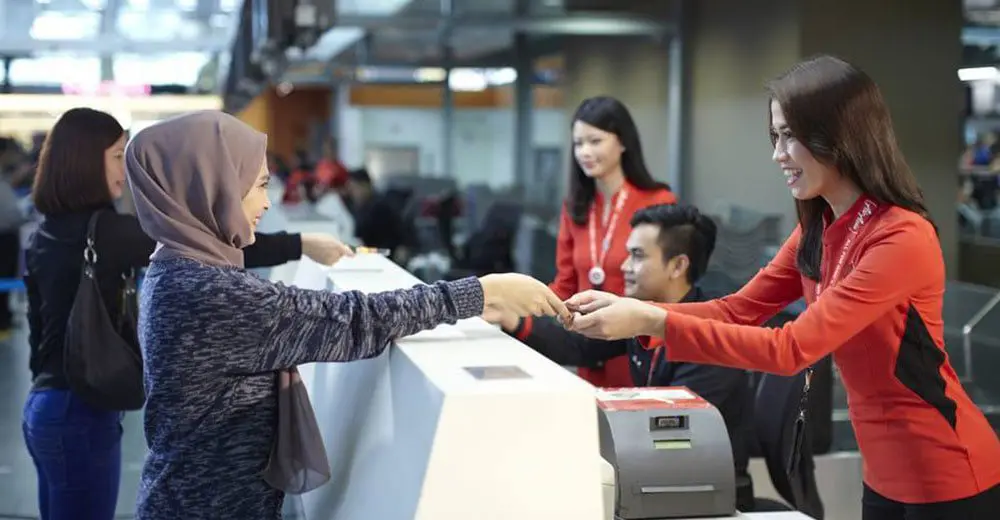 How on earth does Air Asia actually make its money?