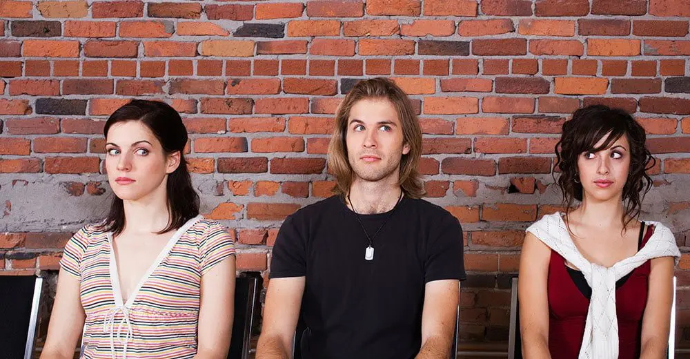 What's the etiquette when meeting other Aussies overseas?