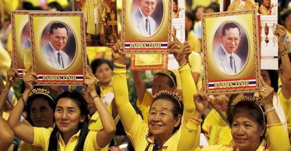 Should I visit Thailand while the country is mourning?