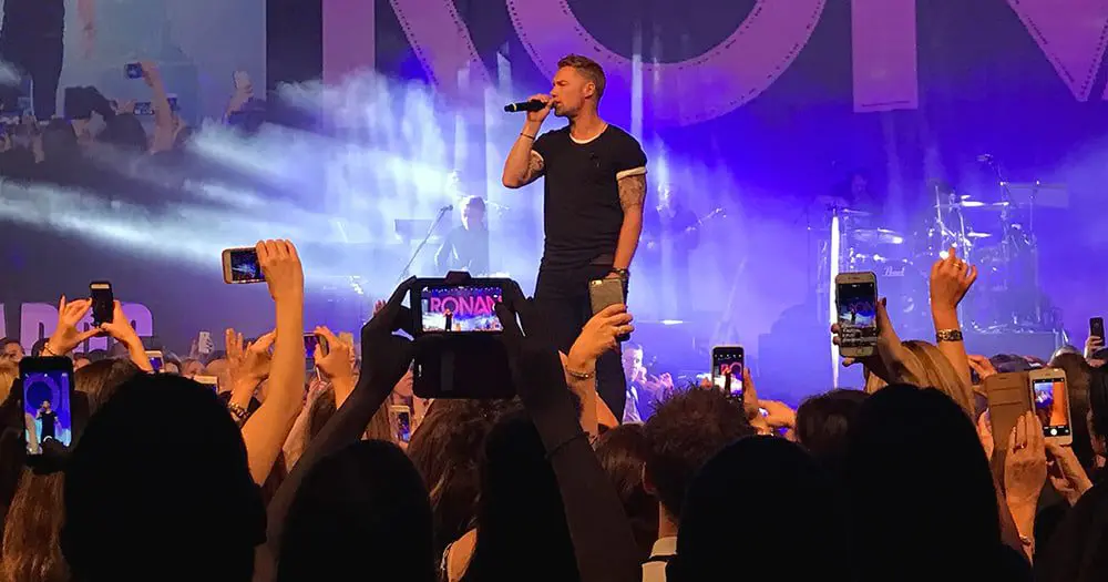 Ronan Keating rides rollercoaster at Travel Counsellors Global Conference