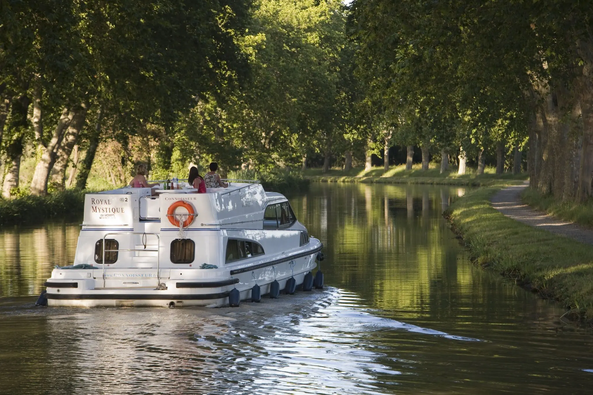 Maybe it’s time to swap the wheels for the water… 27 lb_jun08_canal_du_midi_le-somail_213