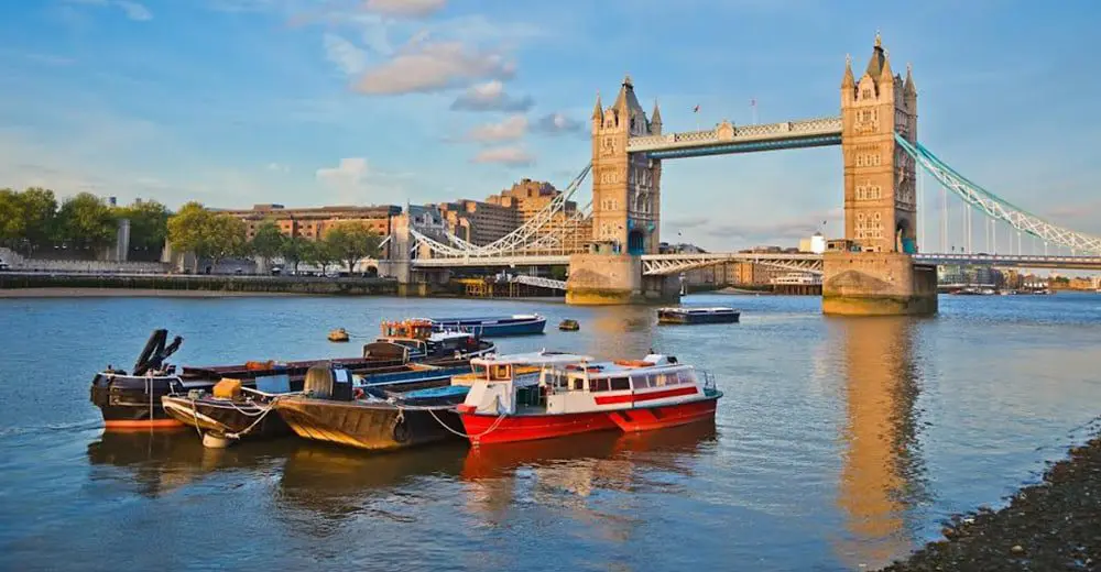 Stop everything – flights to Malaysia are selling from $490 return