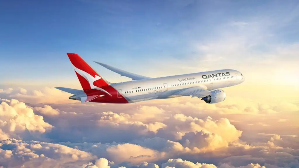 QANTAS CREATES NEW TABLEWARE FOR DREAMY RESTAURANT IN THE SKY 13 qantas-dreamliner