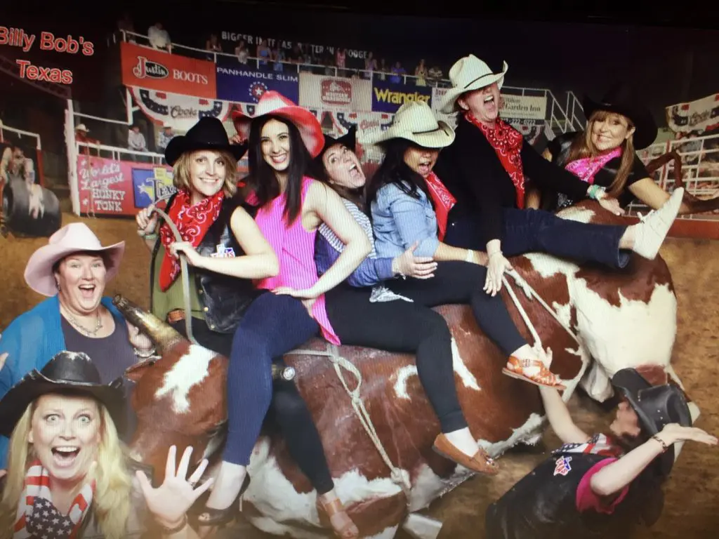 26 hilarious Travel Agent moments from 2016 84 texas-tourism-aa-flew-8-agents-from-australia-to-texas
