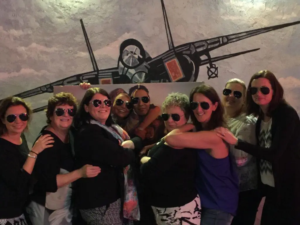 26 hilarious Travel Agent moments from 2016 81 the-moment-they-all-thought-they-were-tom-cruise-in-top-gun