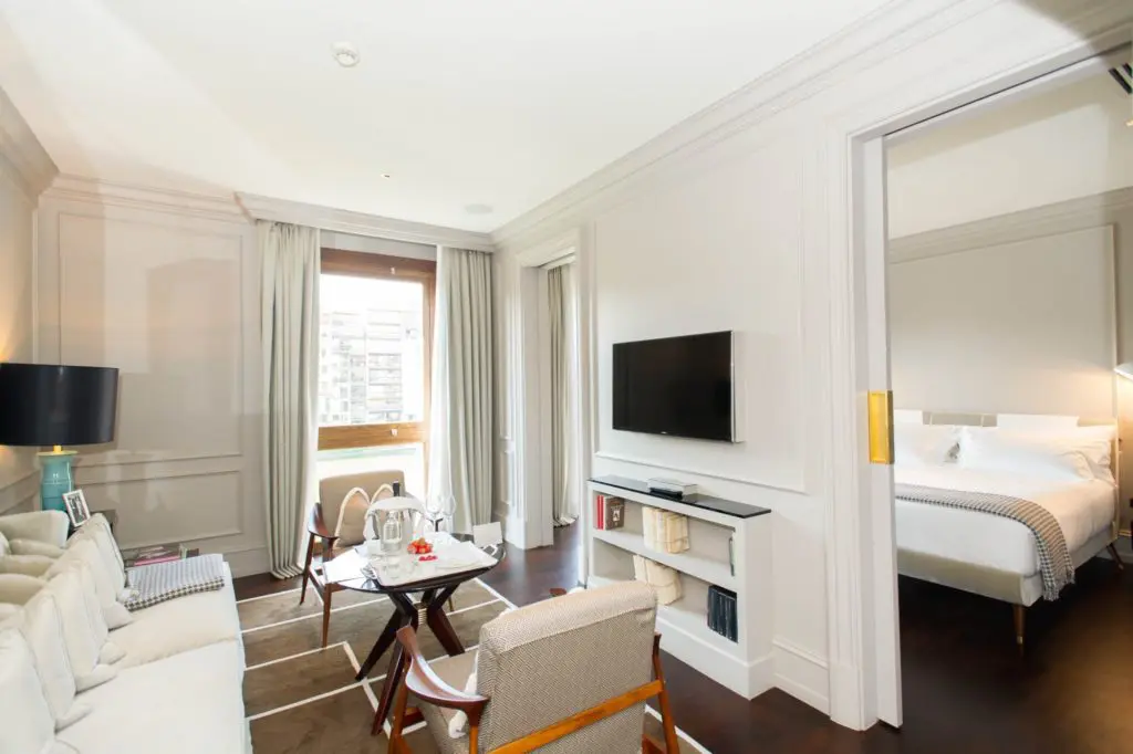 Tripadvisor names Travellers Choice top 10 hotels for 2017 68 Portrait Firenze_1-karryon