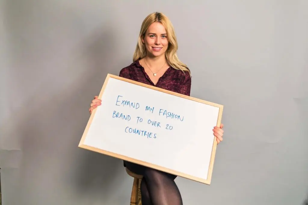 Contiki campaign-karryon