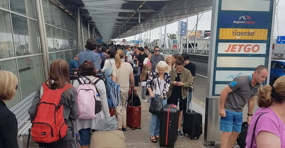 Travel Agent airport-queue