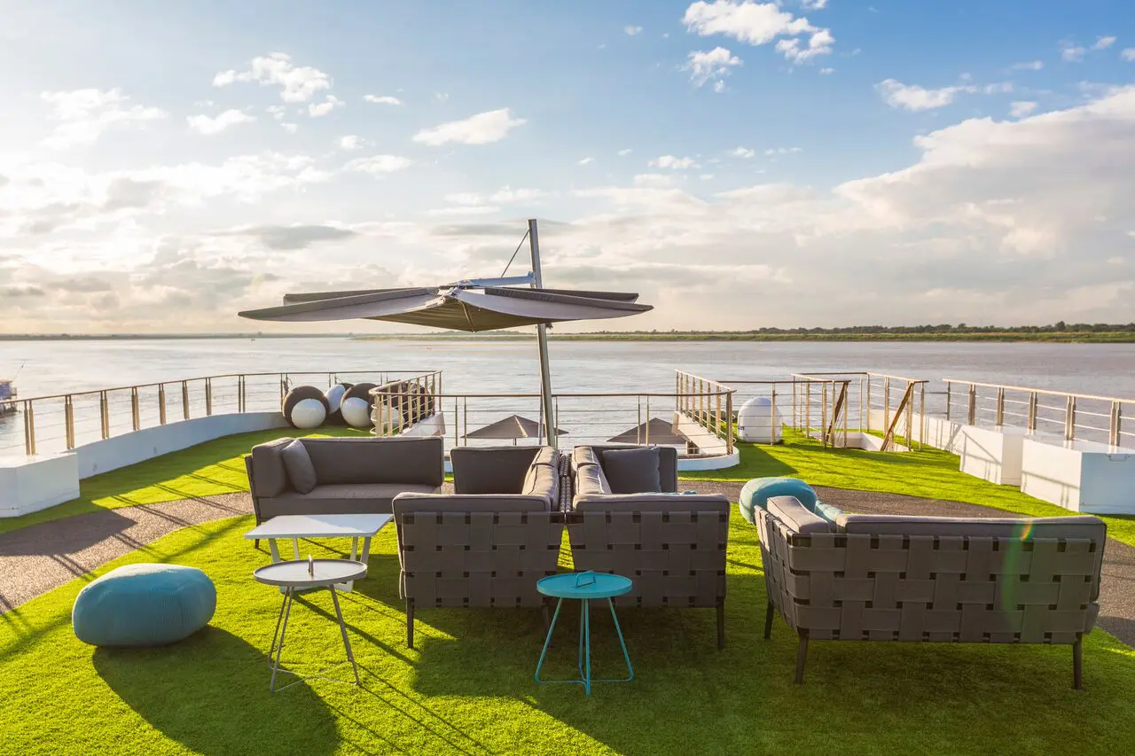 The Daily Travel Agent Bite: Tues 17 Jan 41 Scenic Aura