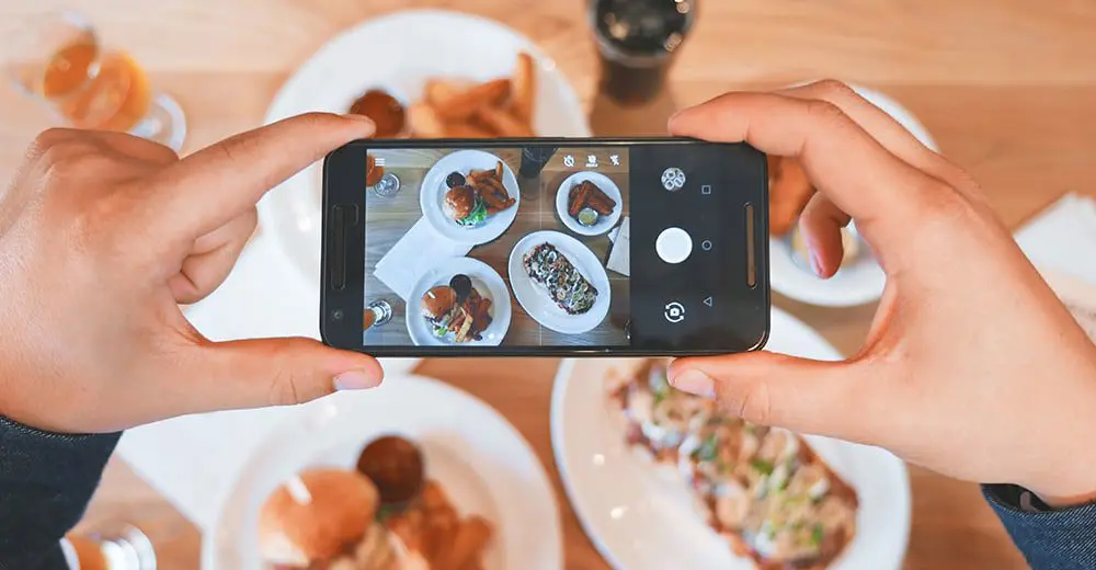 Hotels.com now lets travellers order... pizza?