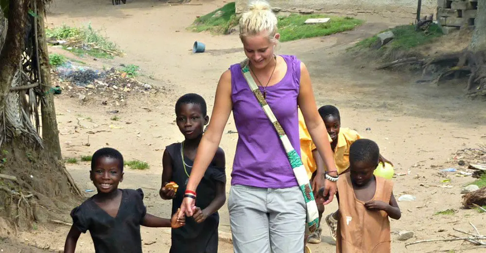 Should Travel Agents be given volunteer leave?